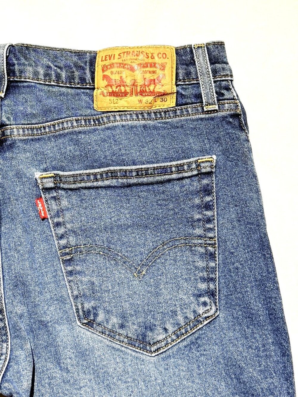 Levi's 512 Jeans 32/30 Blue Straight 100% Cotton Perfectly Faded